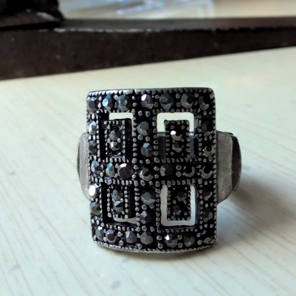 Ring Eometric Statement Stretchy Ring Black Marca… - image 1